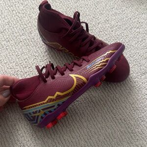 Worn one time* Nike Kids Mercural Maroon Soccer Cleats with Gold & Blue Accents